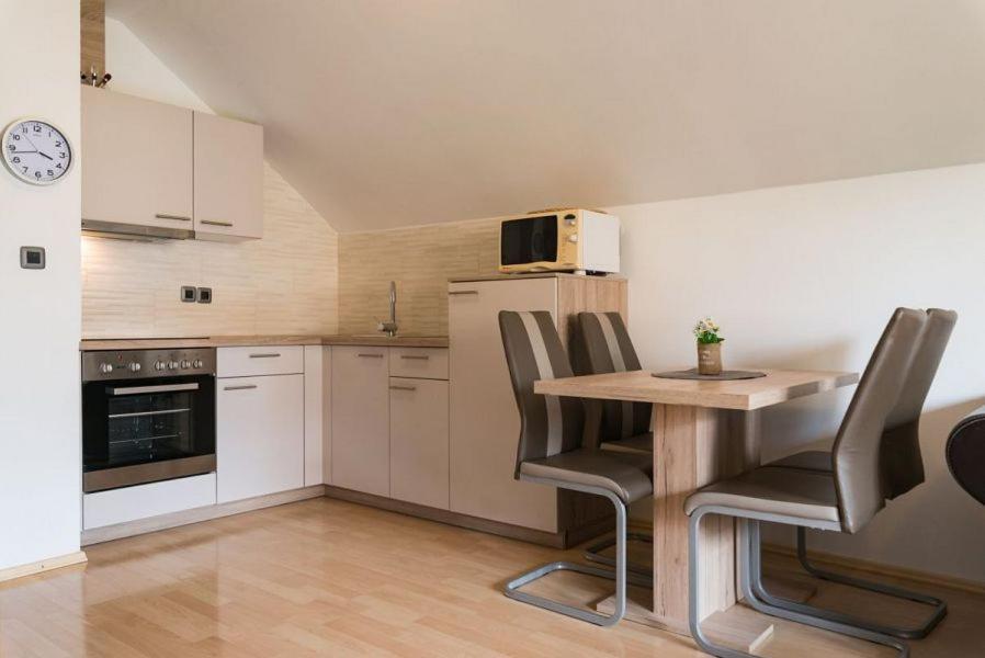 Apartma Jezerci Lägenhet Bled Rum bild